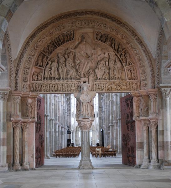 Tympan du narthex, Vézelay, Bourgogne